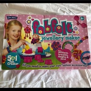 John Adams 5 in one Fab Felt Jewelry Kit